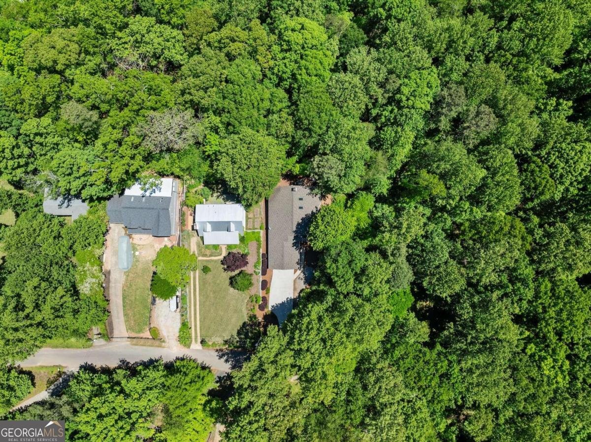 6137 White Oak Drive Flowery Branch - 70