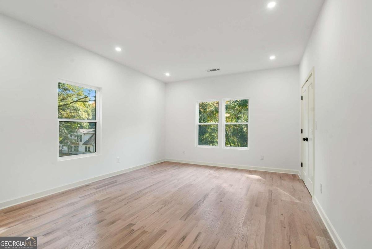 1695 NORTH Avenue Atlanta - 33