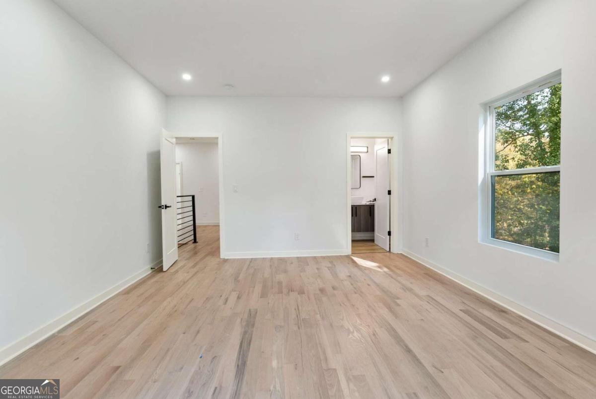 1695 NORTH Avenue Atlanta - 34