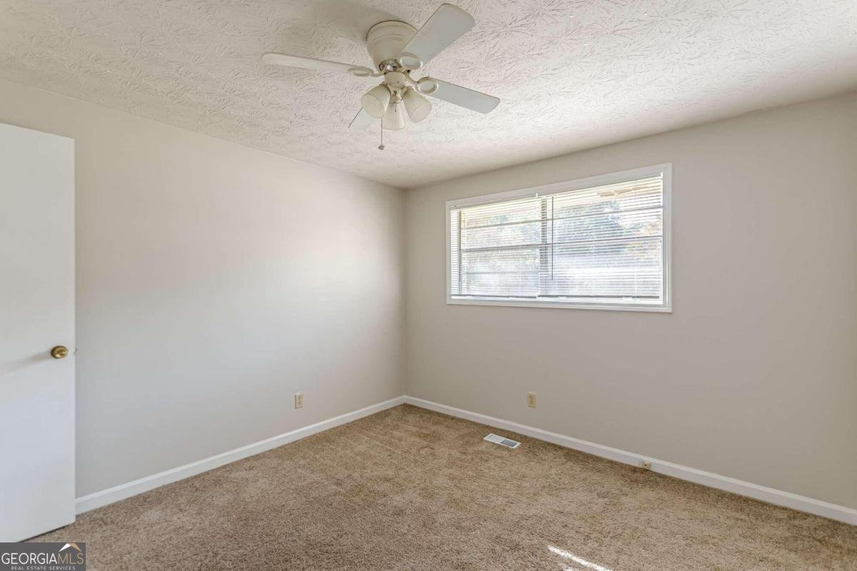 6275 Skyline Drive Douglasville - 23