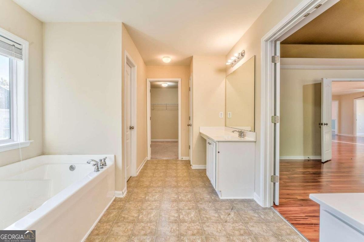 3510 Long Lake Drive Douglasville - 23