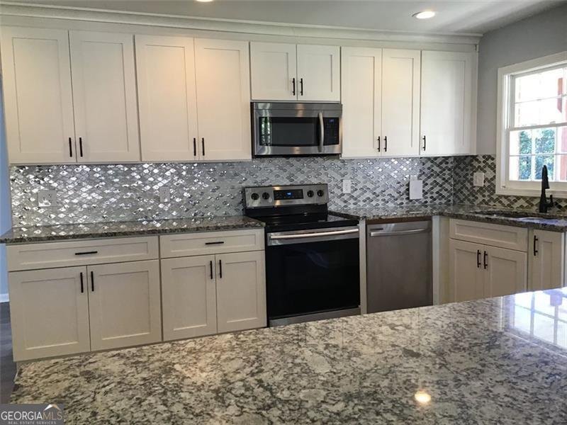 3021 STONE MOUNTAIN Street Lithonia - 14