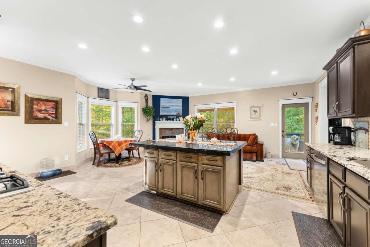 150 Dawson Manor Drive Dawsonville - 17