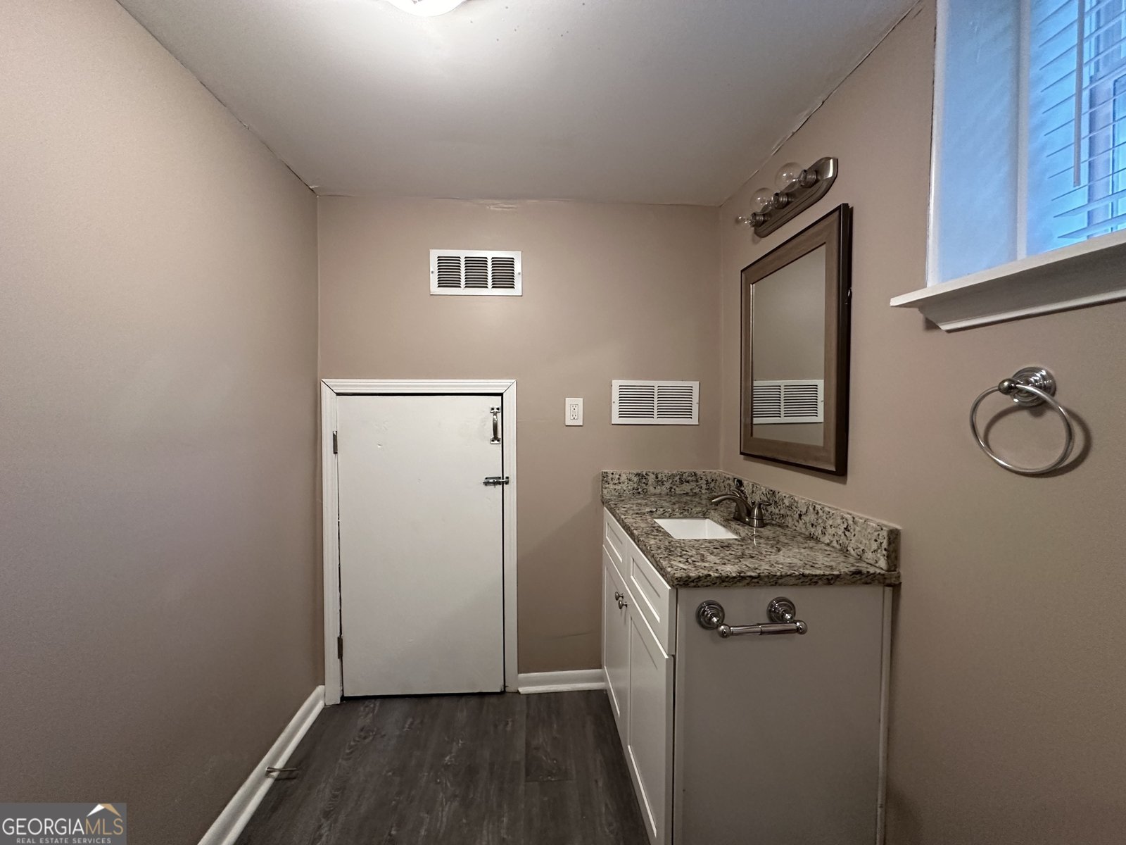 4310 Bakers Ferry Road Atlanta - 10