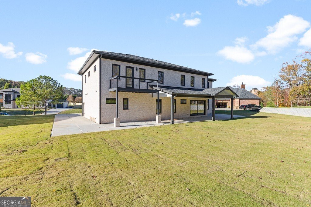 555 Versailles Drive Auburn - 48