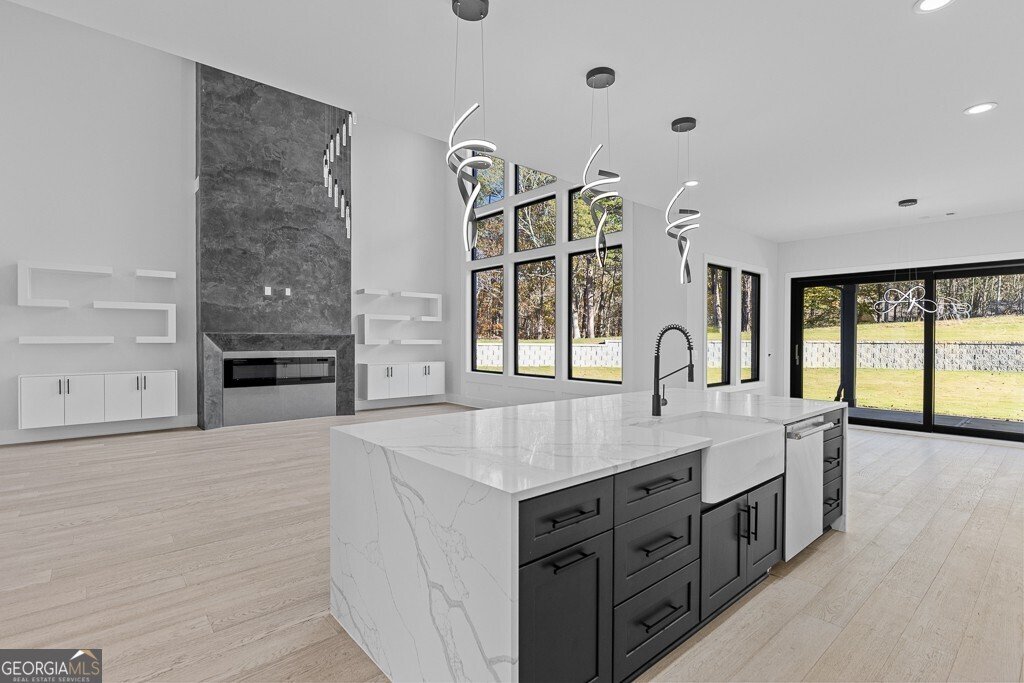 555 Versailles Drive Auburn - 6