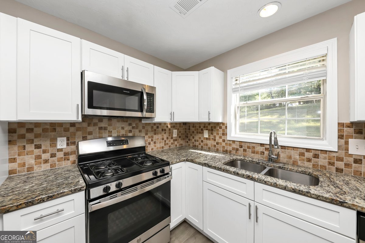 214 Kensington Trace Stockbridge - 9