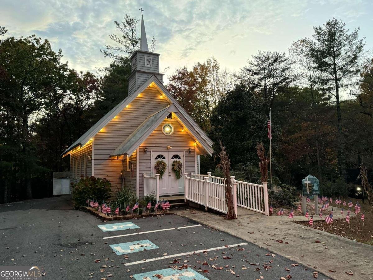 38 Yogi Bear Boulevard Cleveland - 39