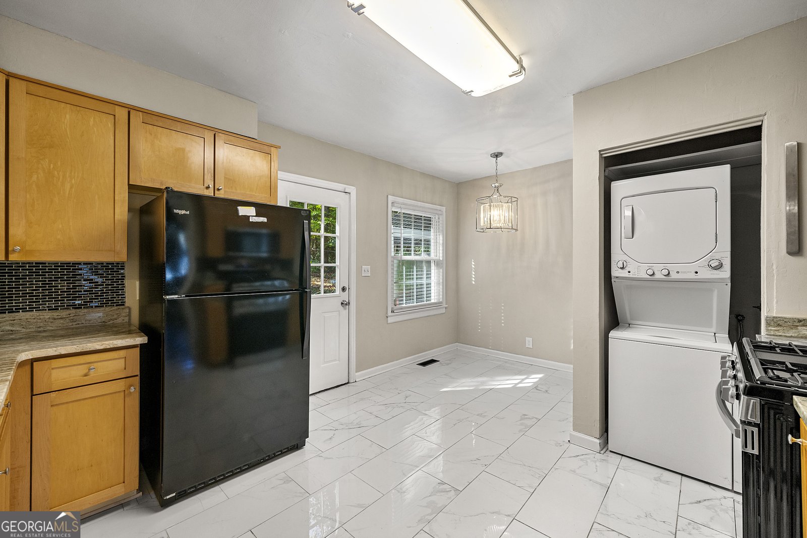 2627 Elsinore Street East Point - 10