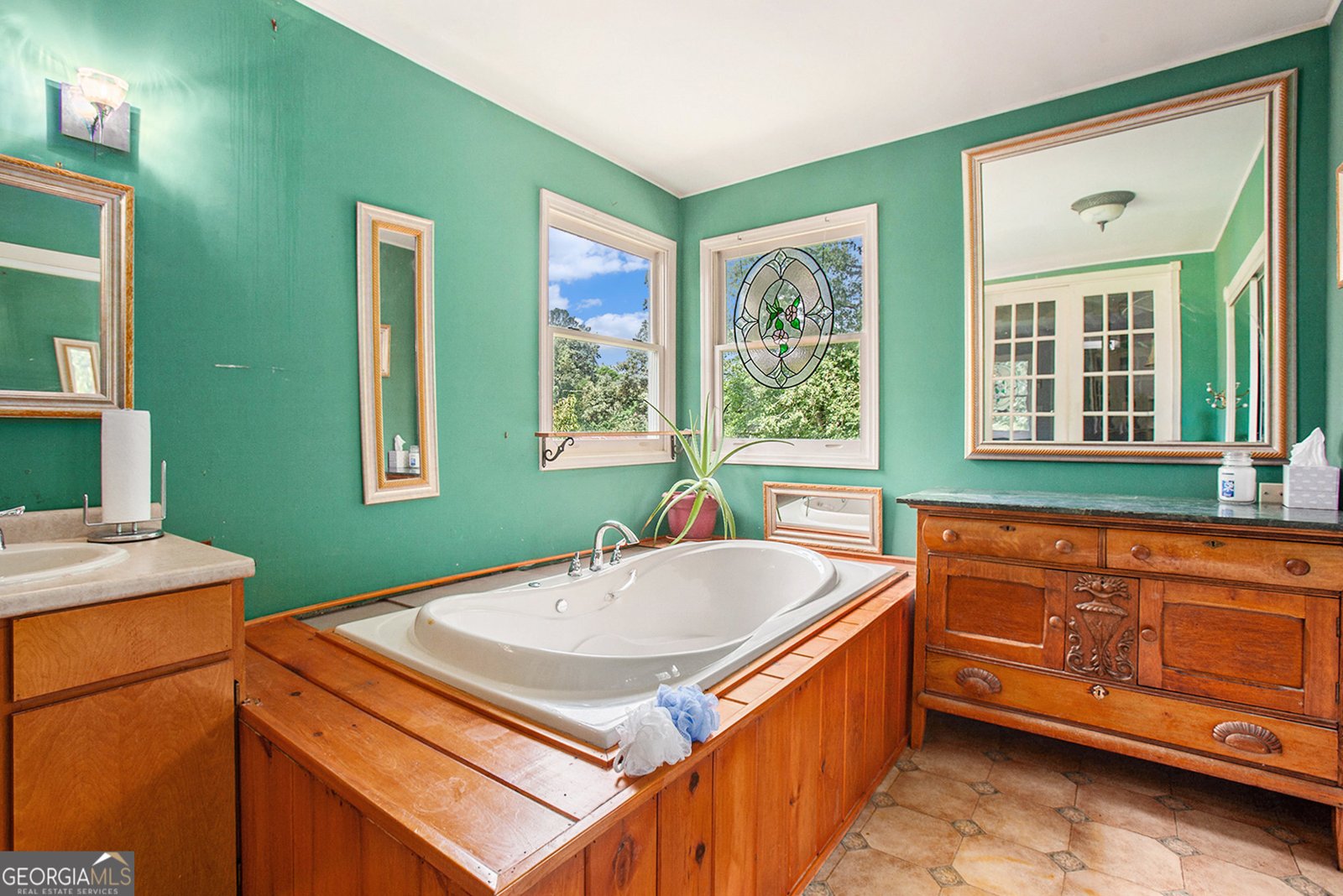 2841 Upper Sweetwater Trail White - 15