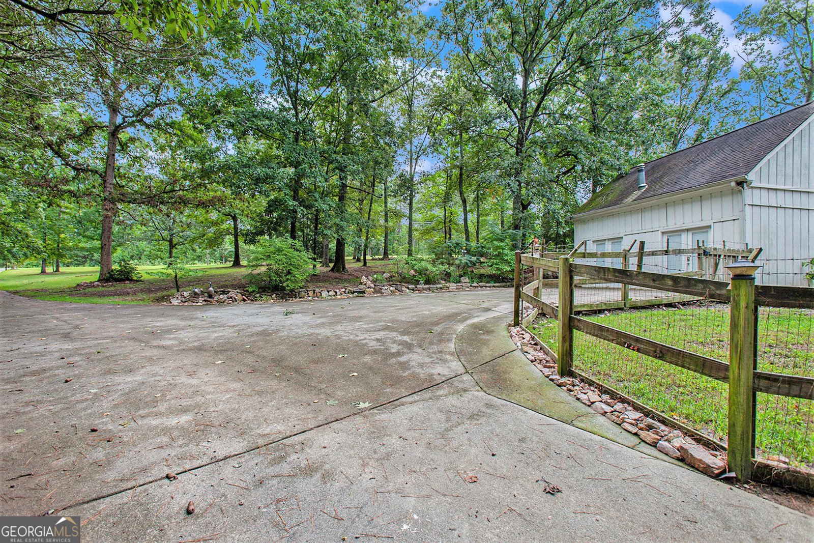 2841 Upper Sweetwater Trail White - 20