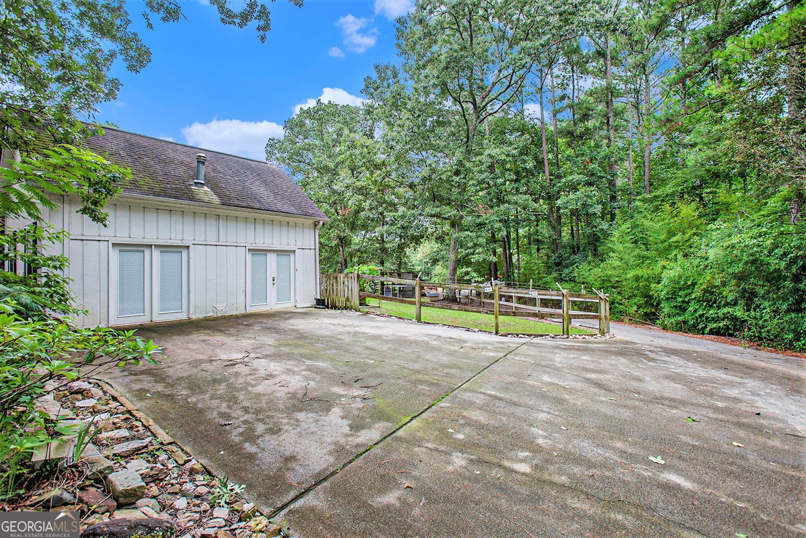 2841 Upper Sweetwater Trail White - 21