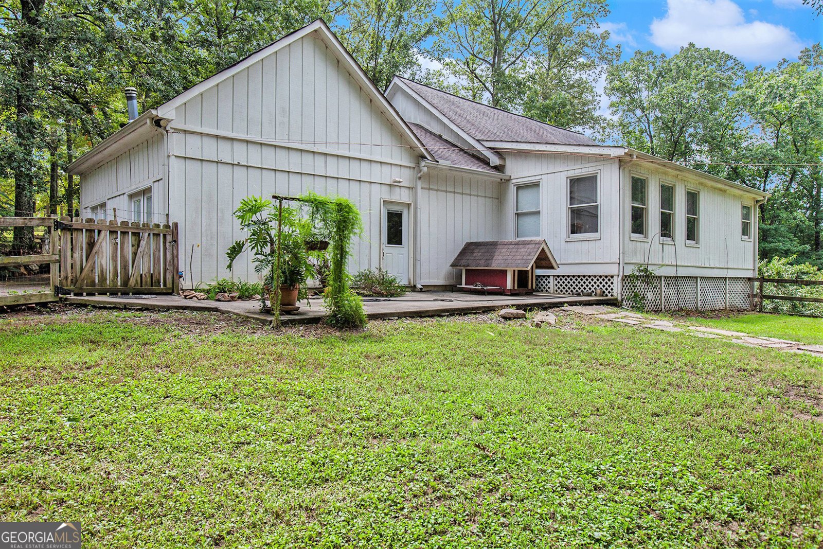 2841 Upper Sweetwater Trail White - 22