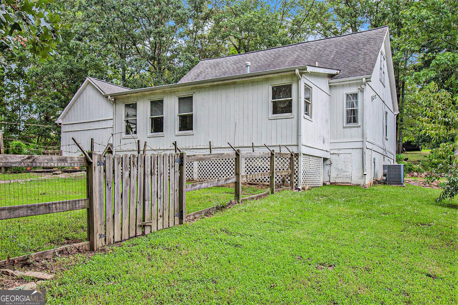 2841 Upper Sweetwater Trail White - 24