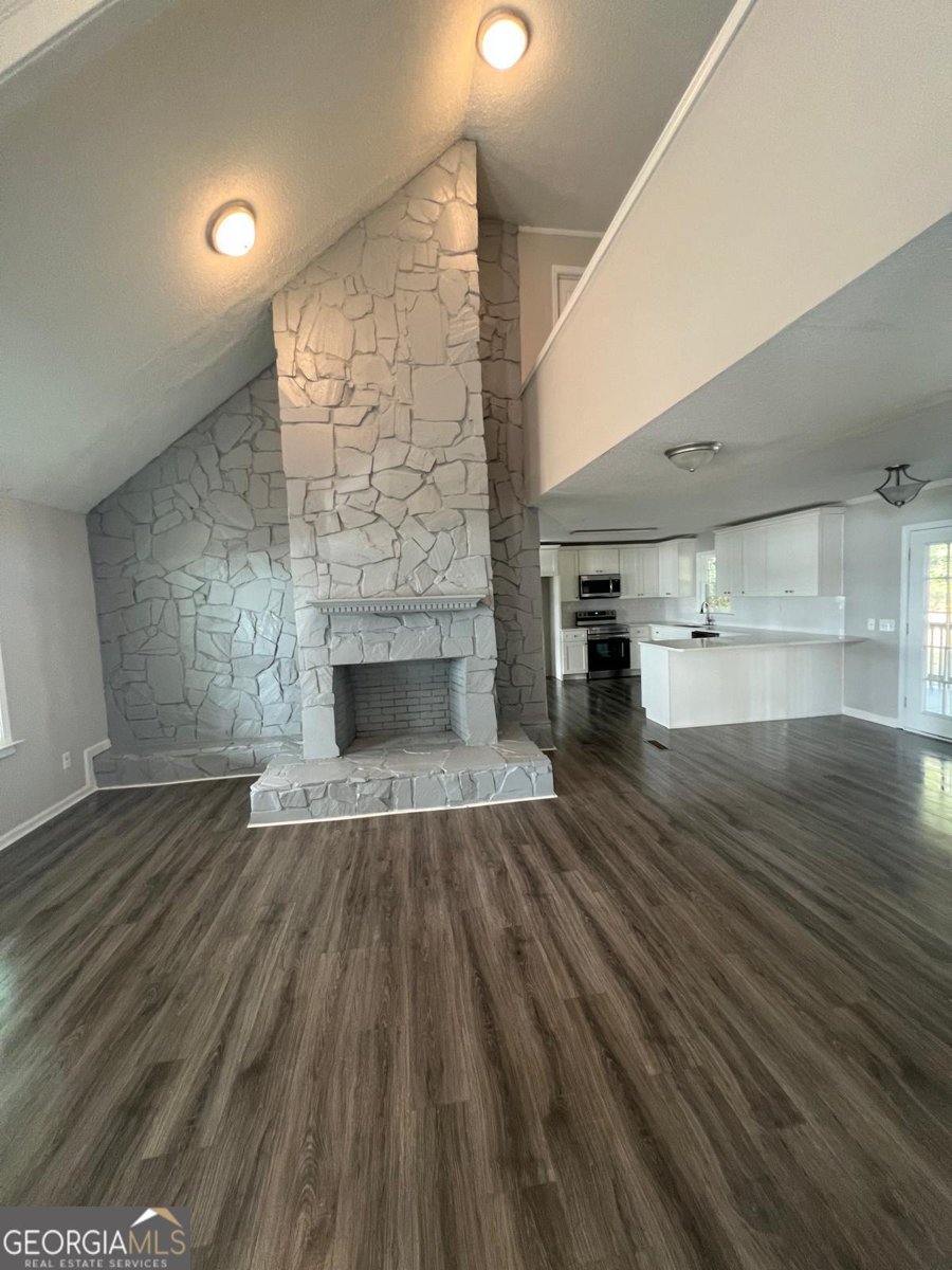 1435 Lake Drive Screven - 7