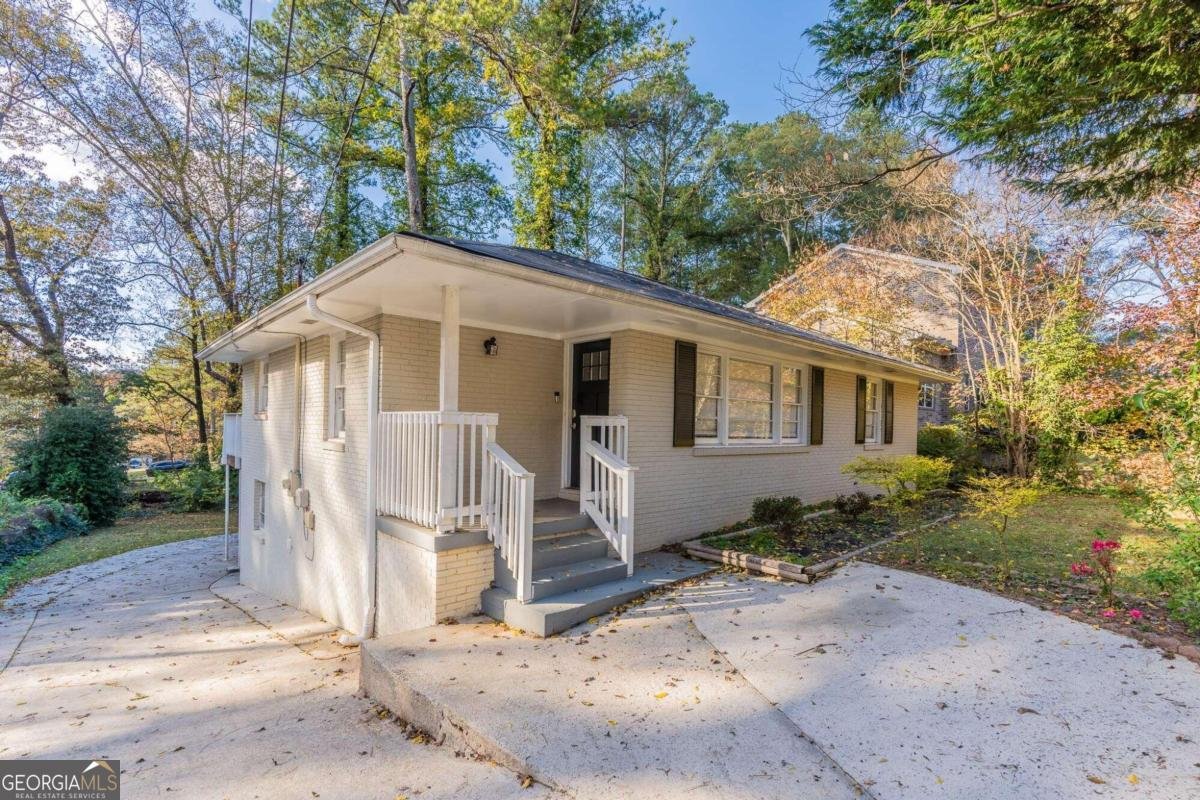 2301 Delowe Drive Atlanta - 4