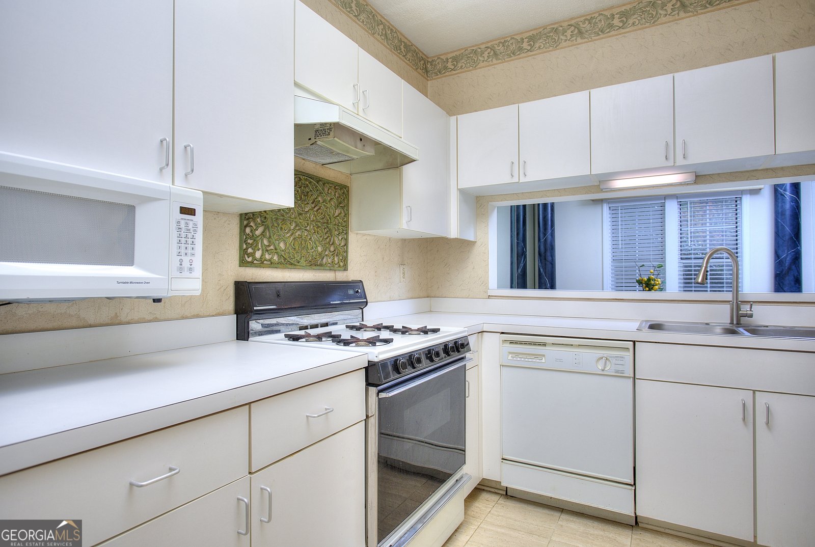 240 Renaissance Parkway Atlanta - 22