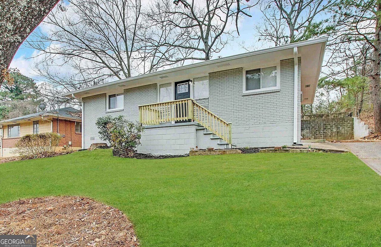 2233 Springdale Circle Atlanta - 1