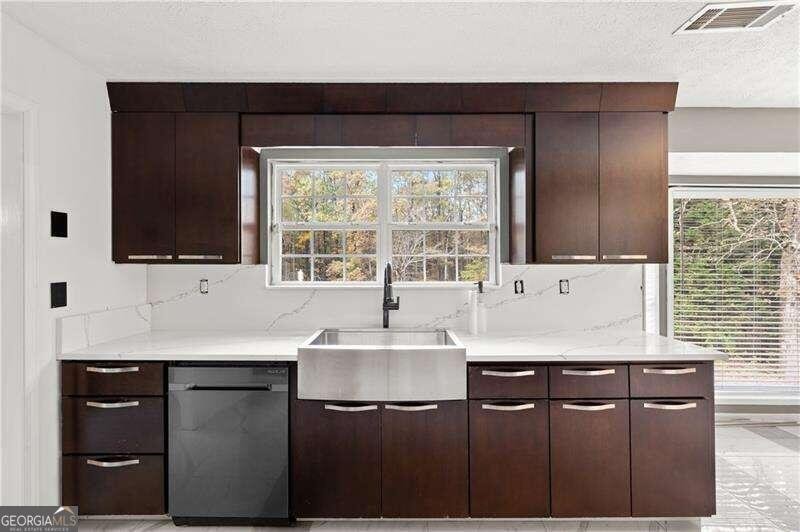 201 Nina Circle Locust Grove - 10