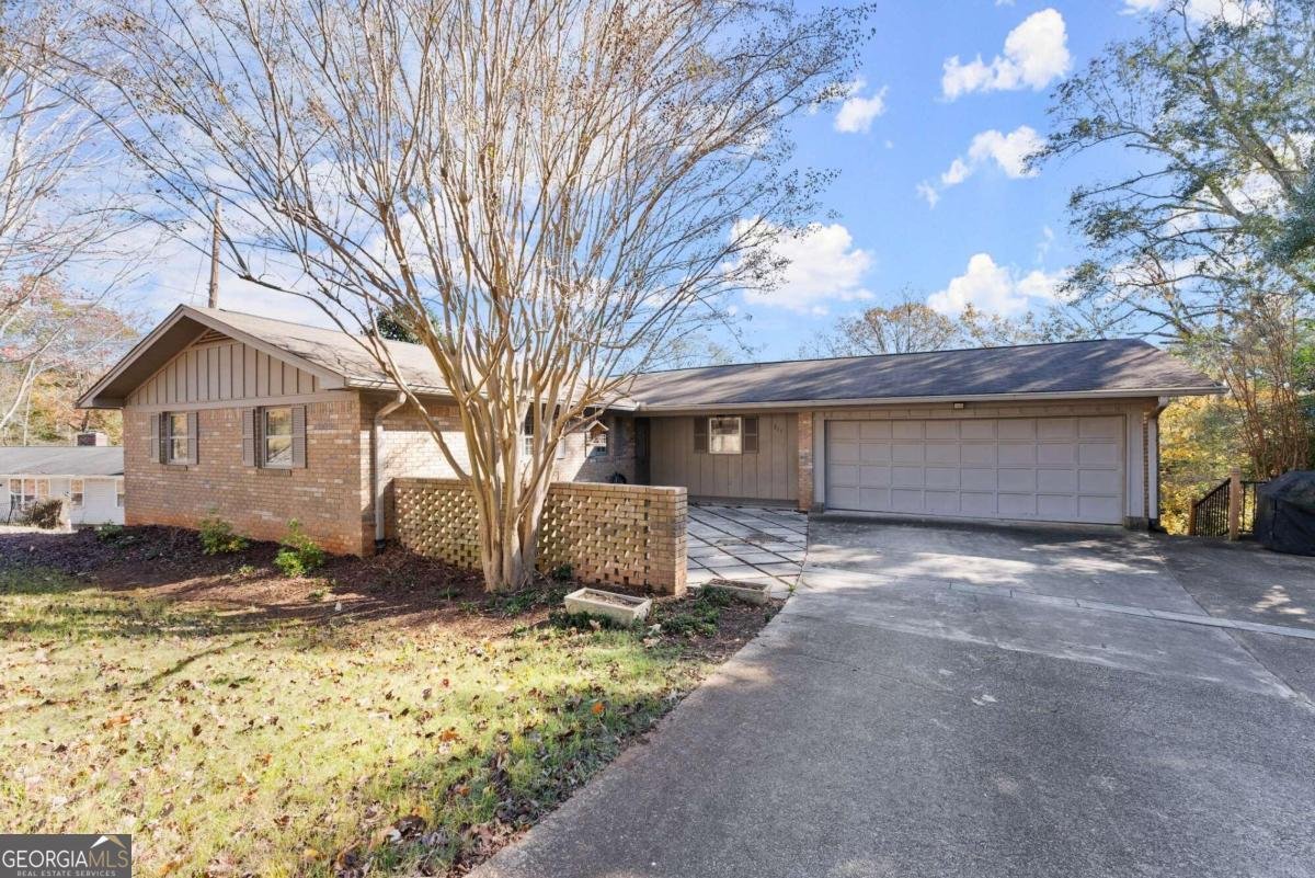 617 Mountain View Circle Gainesville - 1