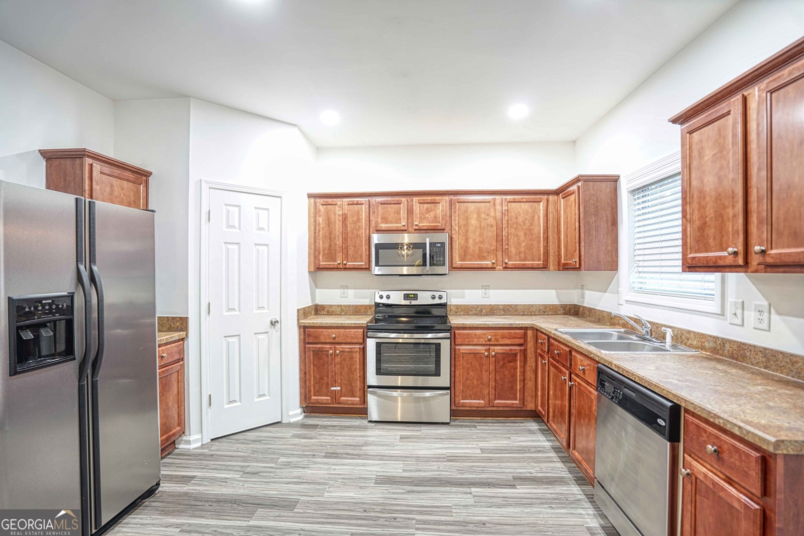 2158 Executive Drive Duluth - 23