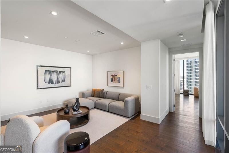 3107 Peachtree Road Atlanta - 17