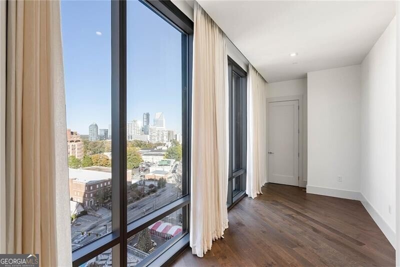 3107 Peachtree Road Atlanta - 27