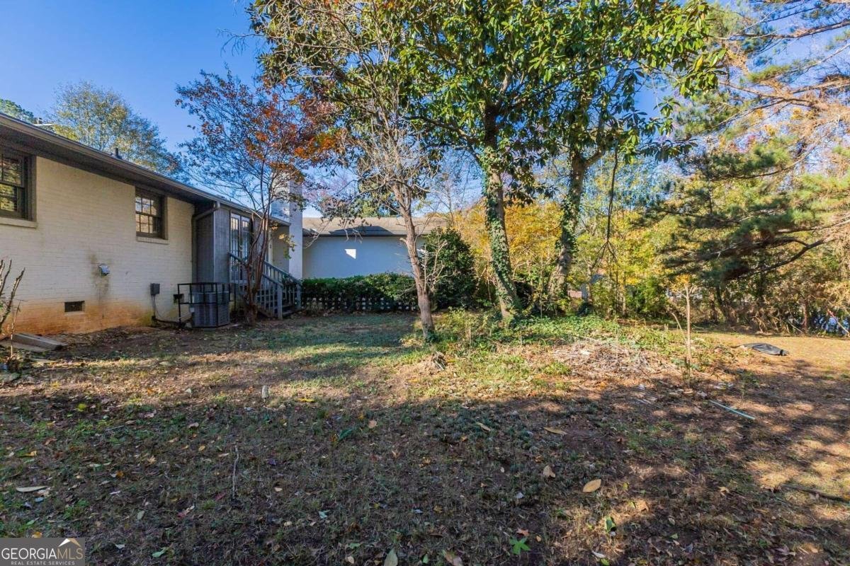 3619 Colonial Trail Douglasville - 27