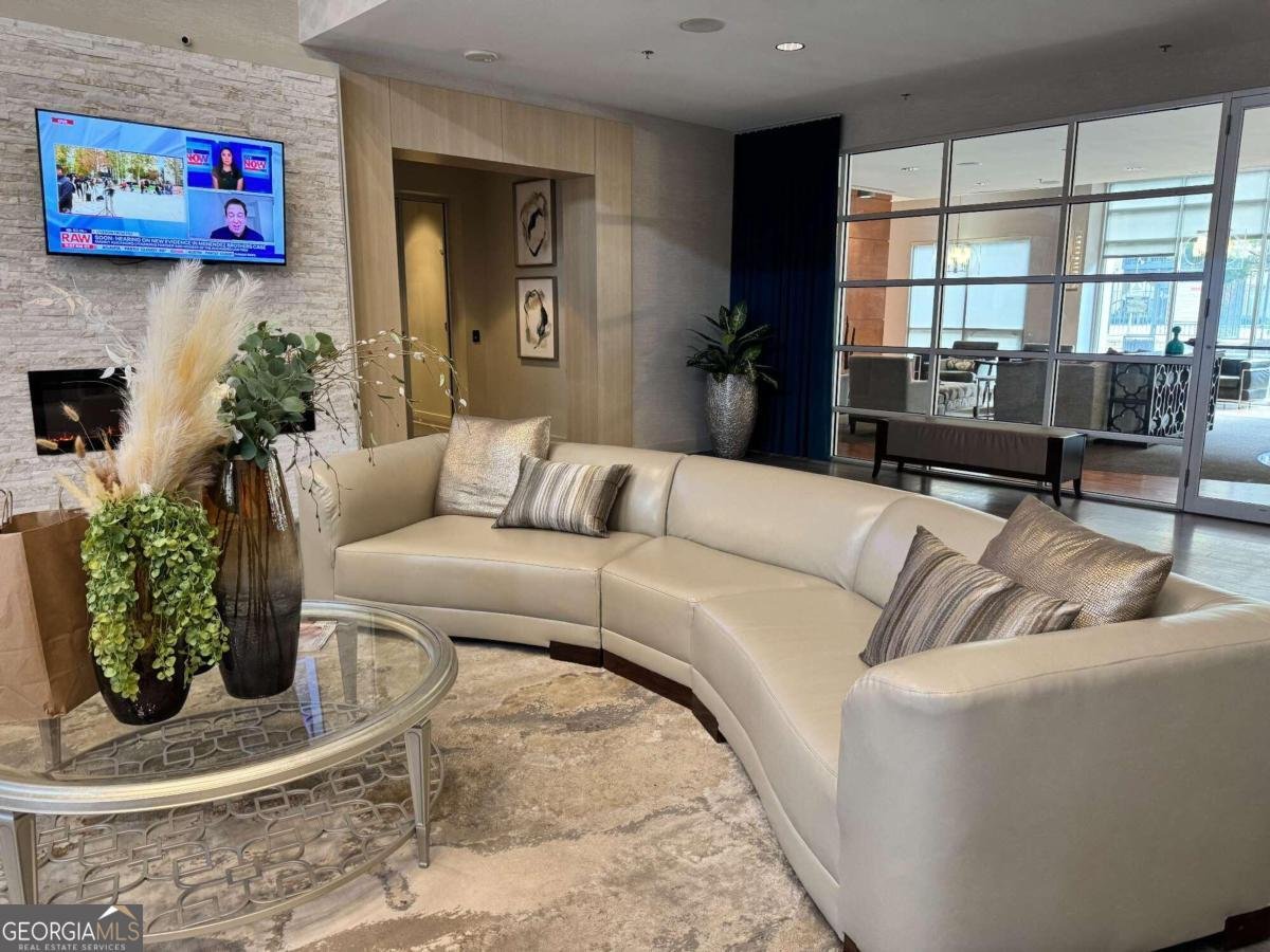711 Cosmopolitan Drive Atlanta - 3