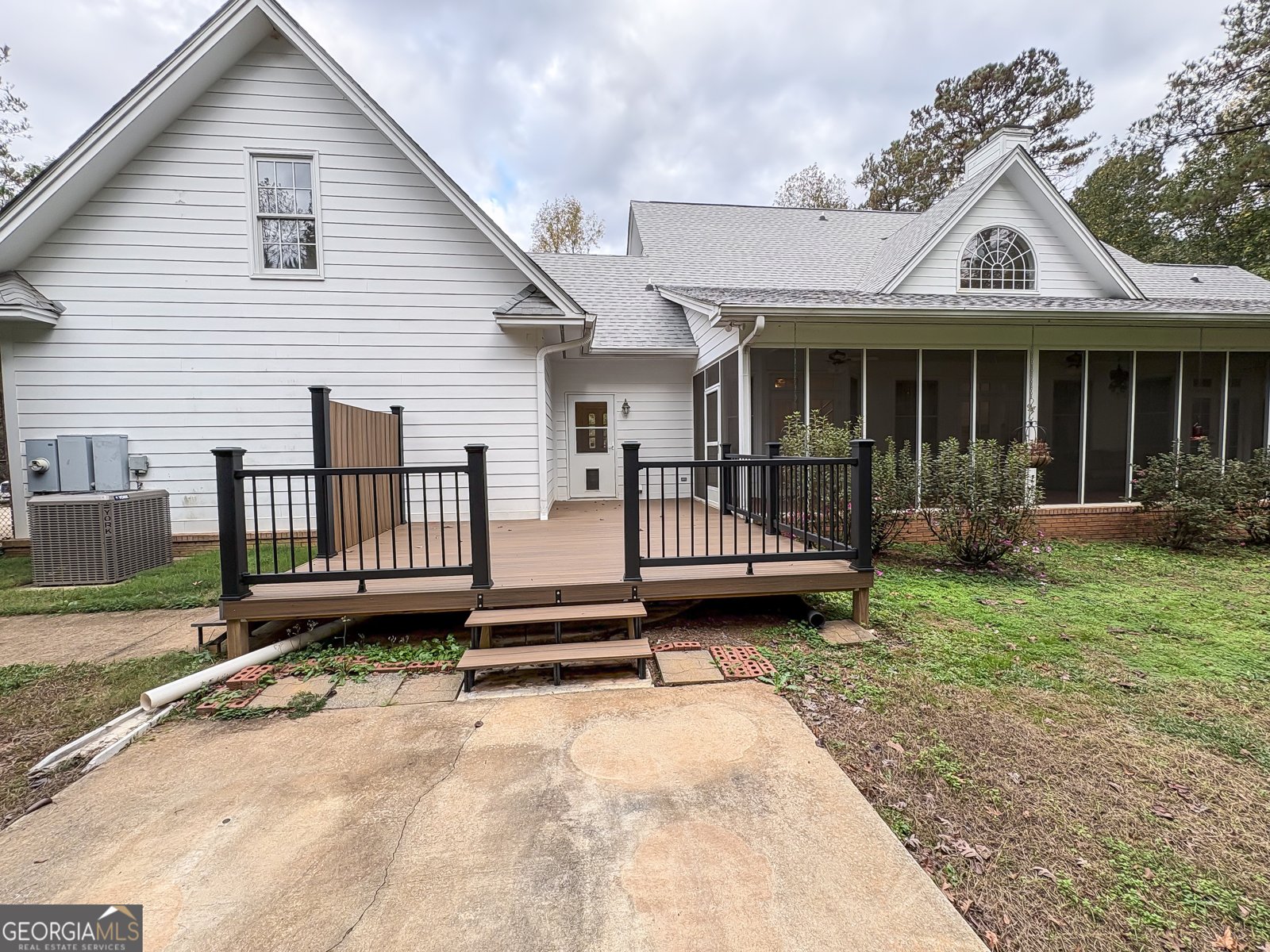 1155 Co Rd 517 Lanett - 39