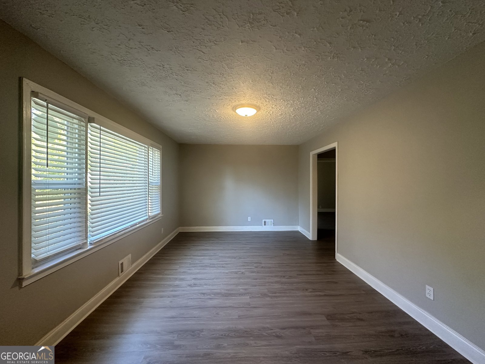 2658 Rollingwood Lane Atlanta - 2