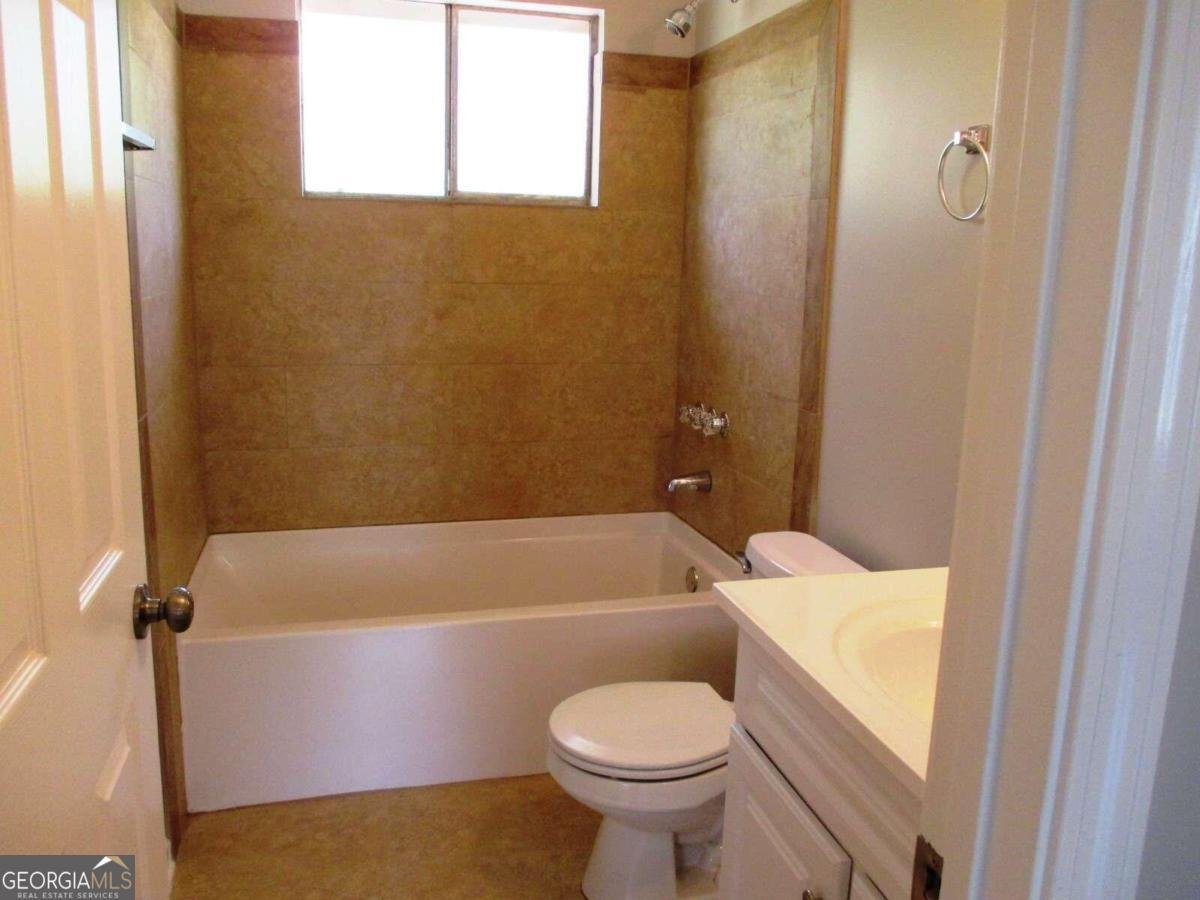 6325 Westbury Road Riverdale - 16