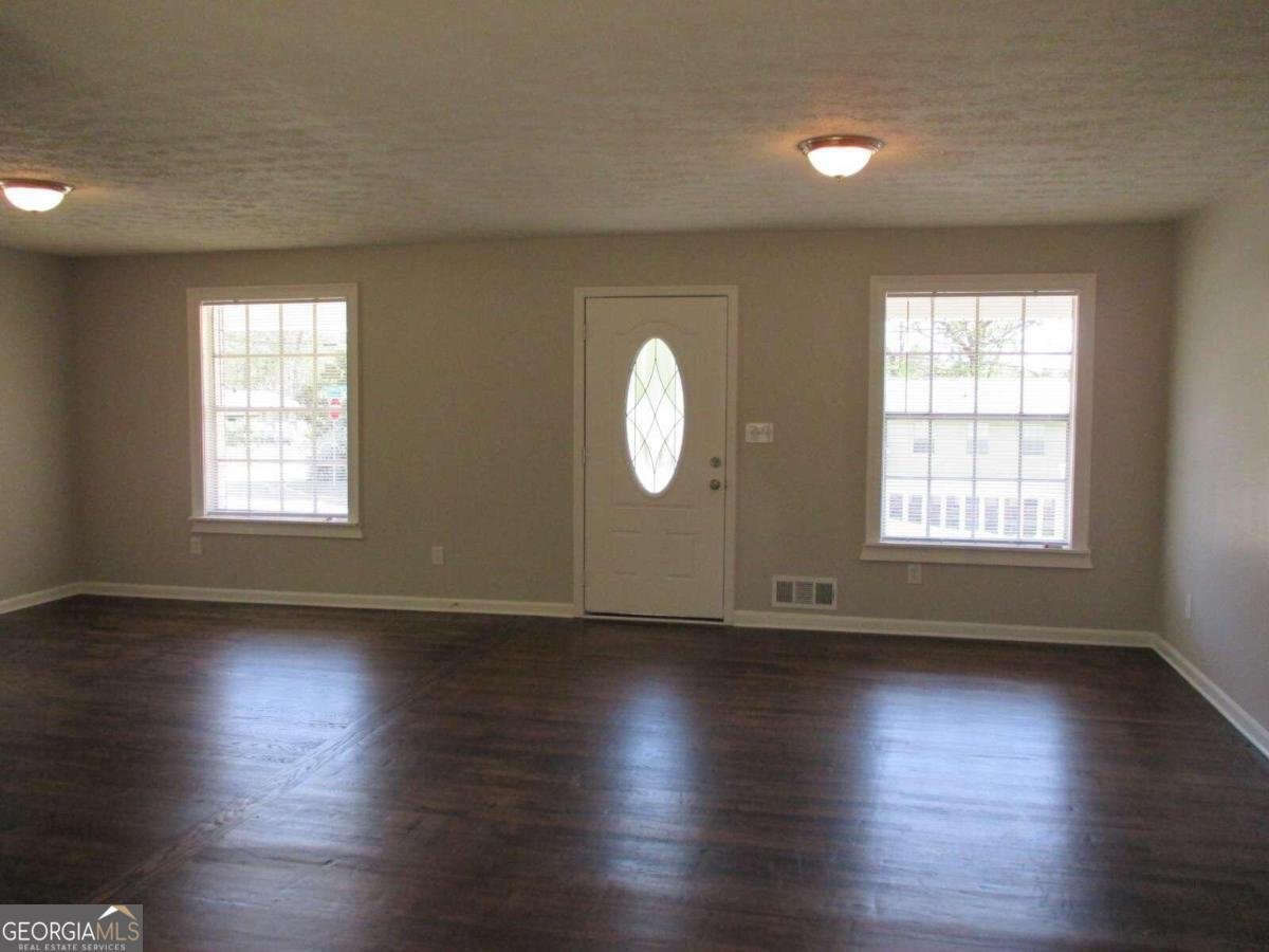6325 Westbury Road Riverdale - 5