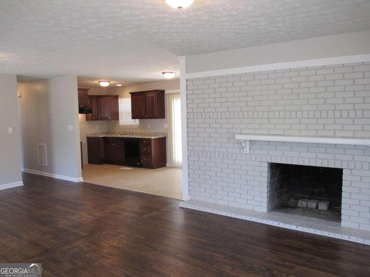6325 Westbury Road Riverdale - 7
