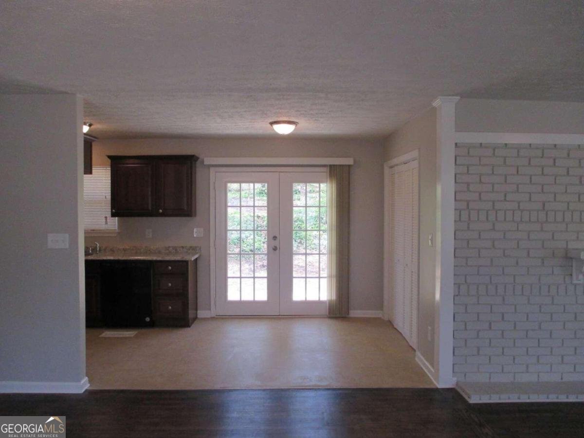 6325 Westbury Road Riverdale - 8