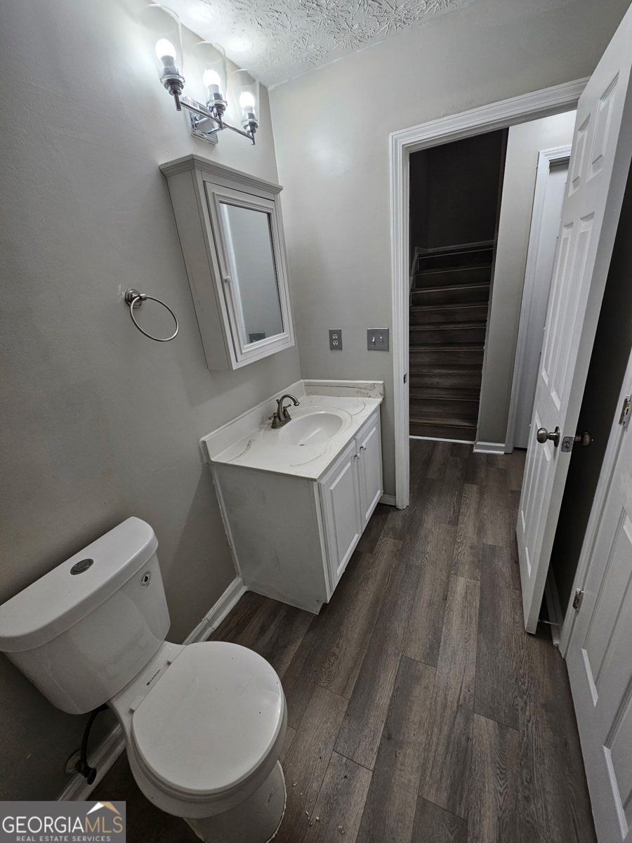 475 Lakeside Circle Covington - 27