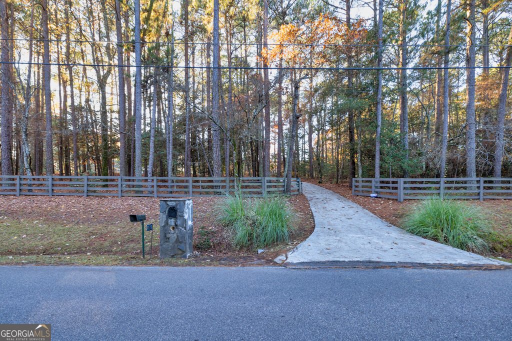 4120 Grady Smith Road Loganville - 75