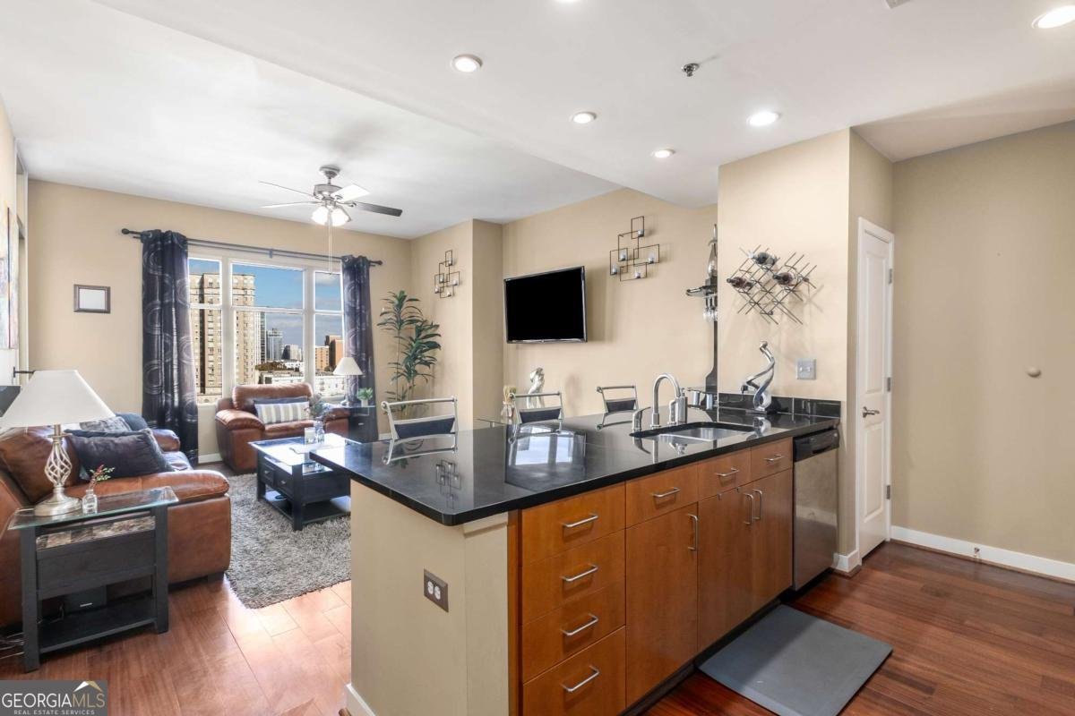 565 Peachtree Street Atlanta - 13