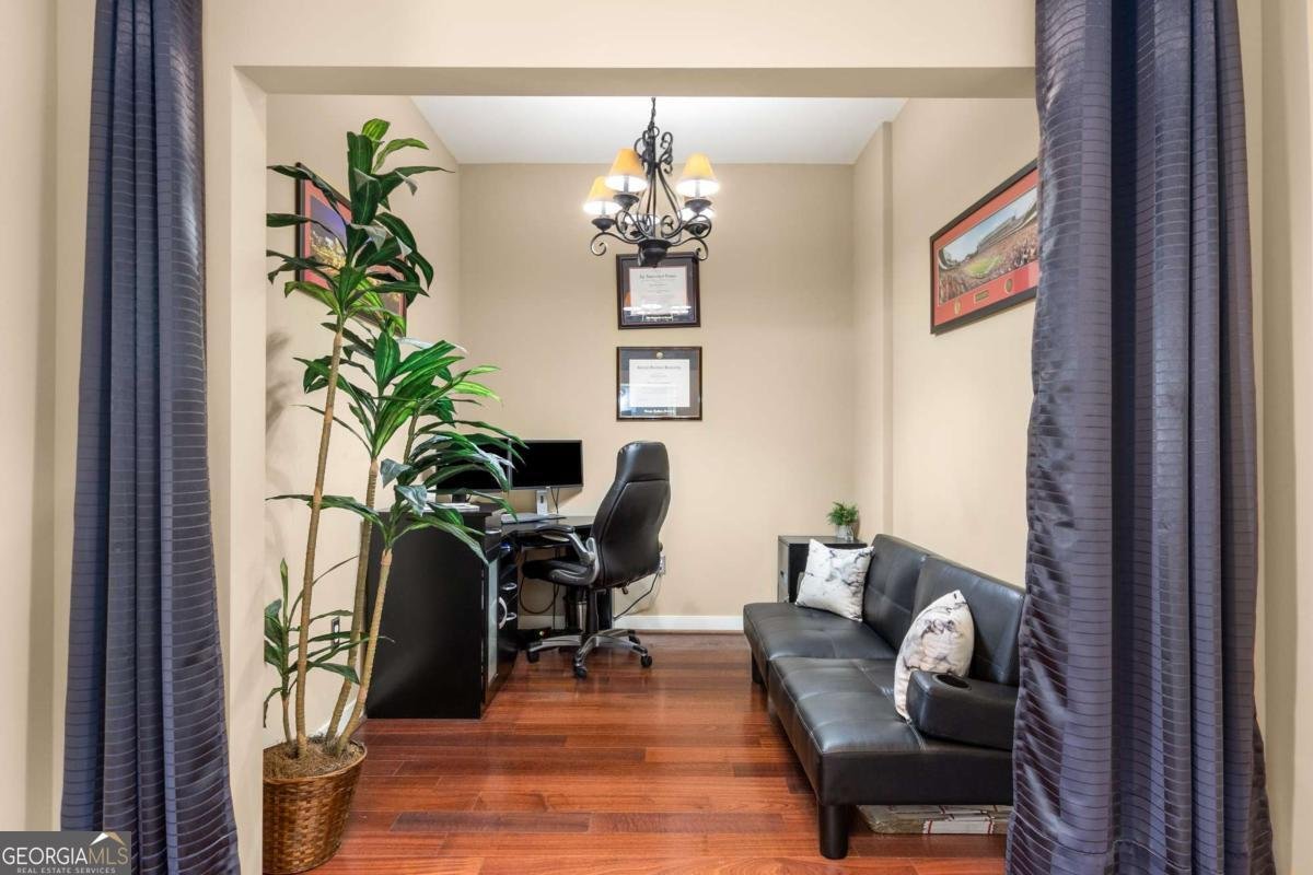 565 Peachtree Street Atlanta - 24