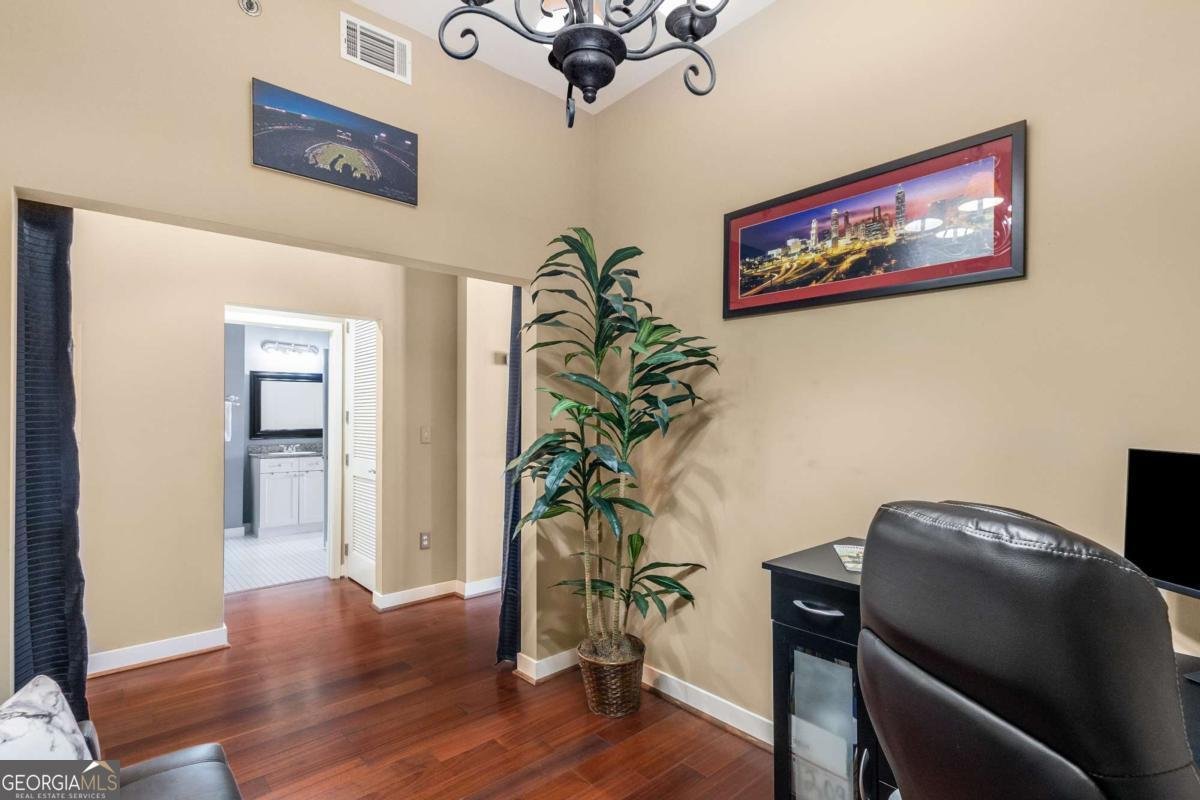 565 Peachtree Street Atlanta - 27