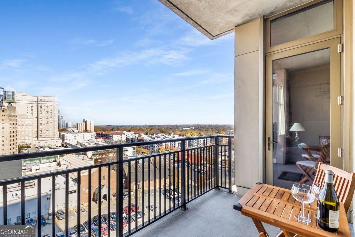 565 Peachtree Street Atlanta - 35