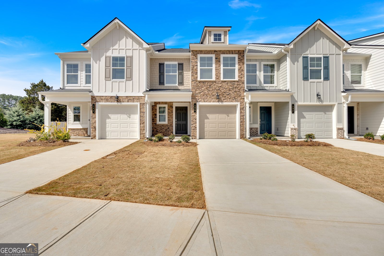 105 Village Green Drive Adairsville - 1