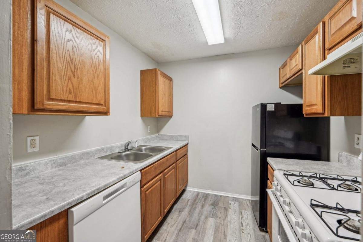 703 Pine Tree Trail Atlanta - 10