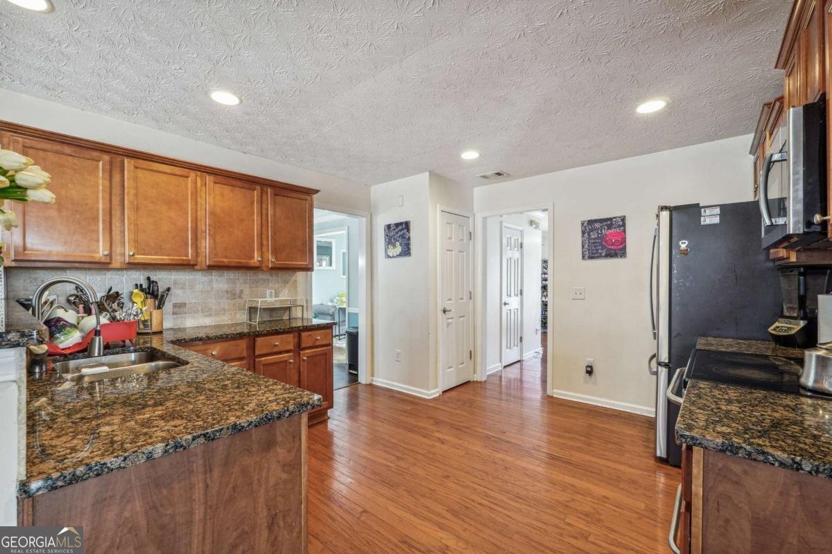 3547 Valley Bluff Lane Snellville - 12