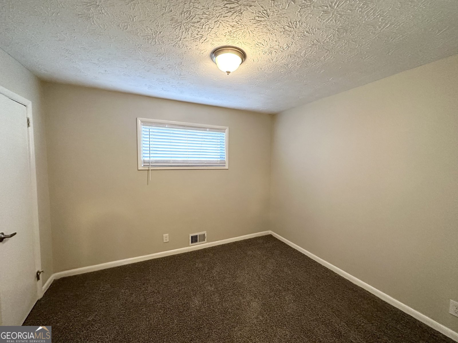 2302 Montrose Drive East Point - 5