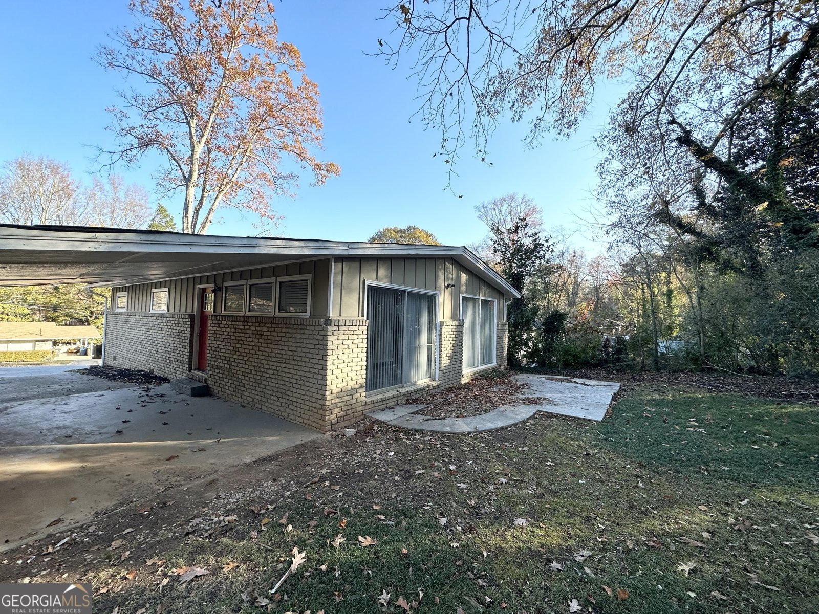 2302 Montrose Drive East Point - 9