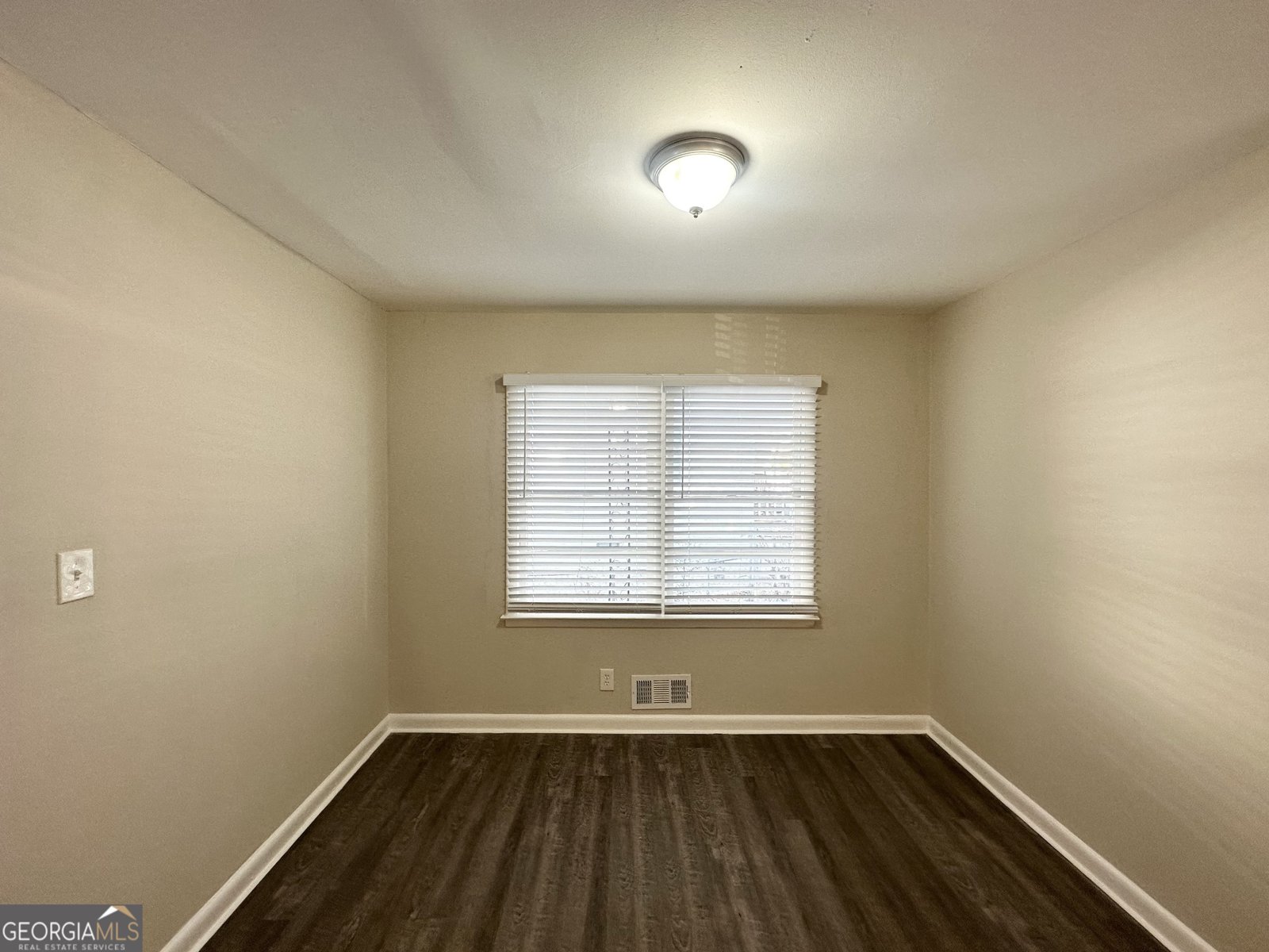 239 Silver Springs Circle Atlanta - 4