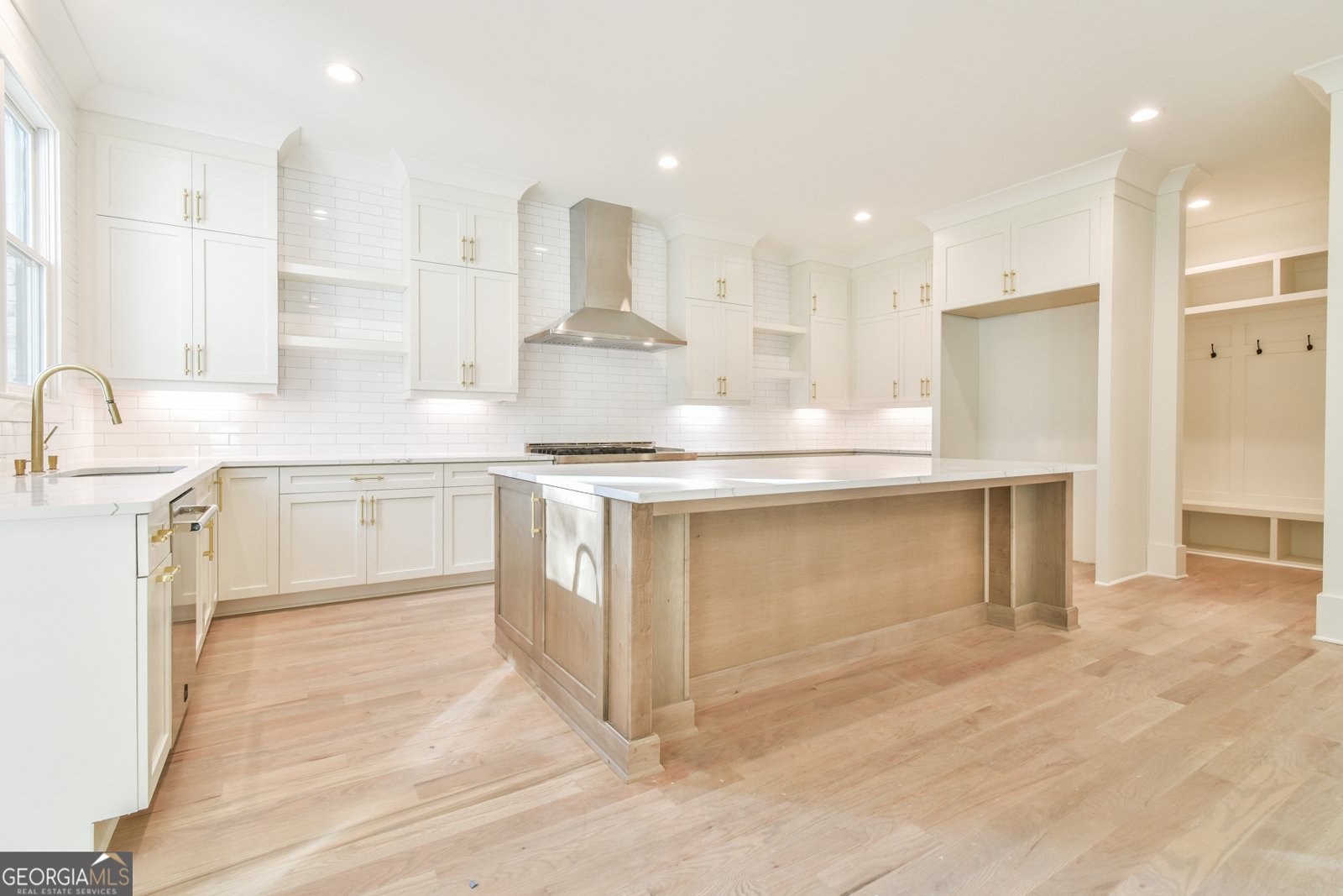 816 Hillwood Drive Marietta - 2