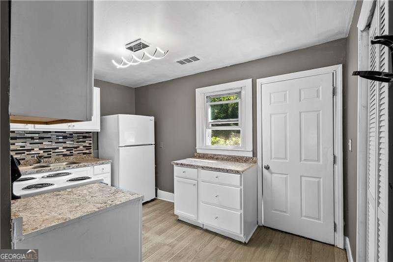 2436 Clarissa Drive Atlanta - 6