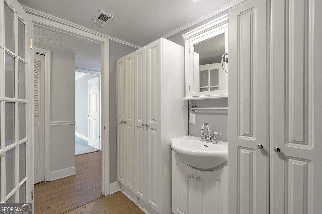 6851 Roswell Road Atlanta - 21